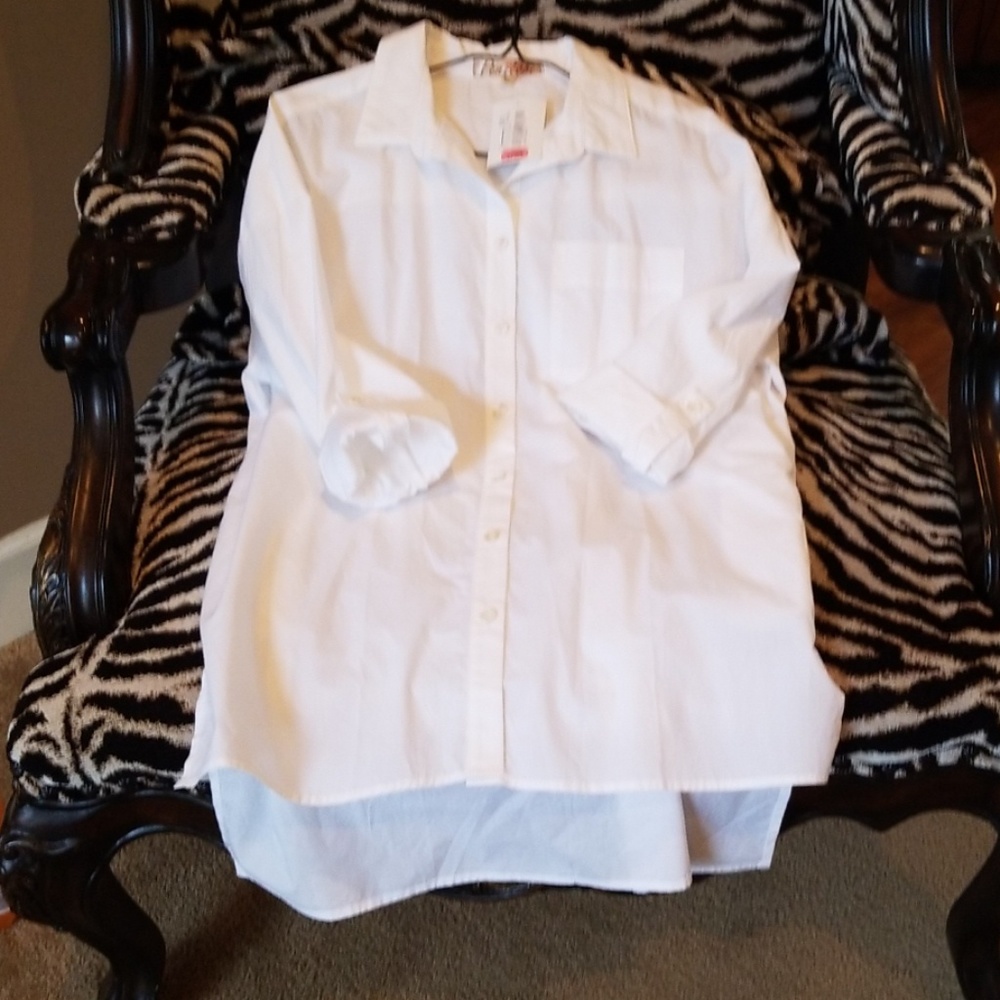 Solid white bottom down shirt